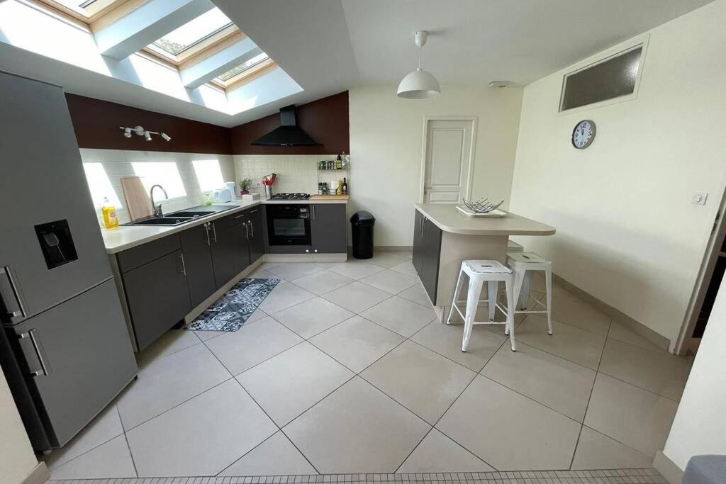 Superbe Appartement Avec 2 Chambres - 9 Personnes - Parking Prive Tournon-sur-Rhone Zewnętrze zdjęcie